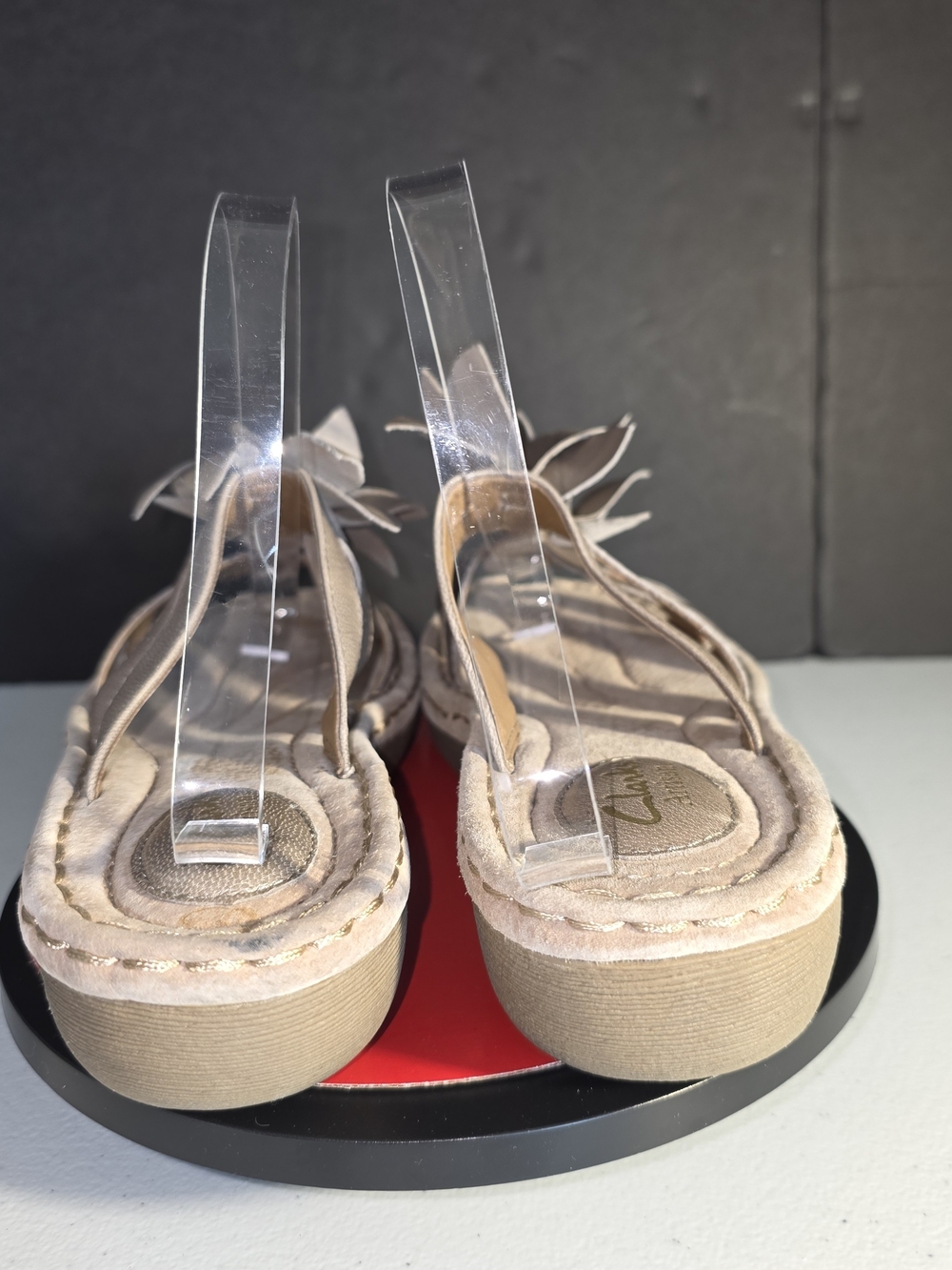 Clarks Artisan Amaya Lily Platinum Floral Strap Wedge Sandals Sz 8 - Picture 9 of 13